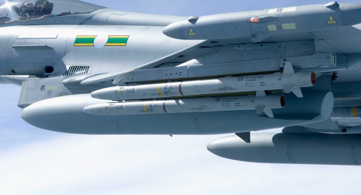 ASRAAM missiles under the wing of the Eurofighter fighter jet