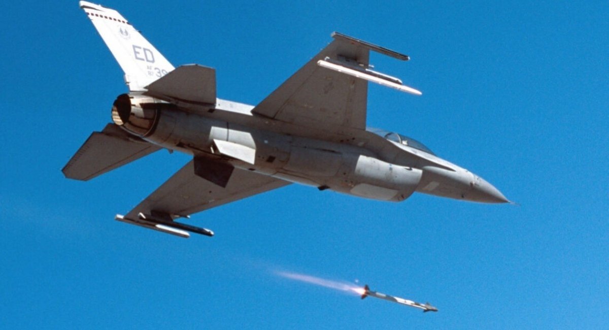 Một vụ phóng AIM-9 từ máy bay chiến đấu F-16 / Ảnh minh họa nguồn mở