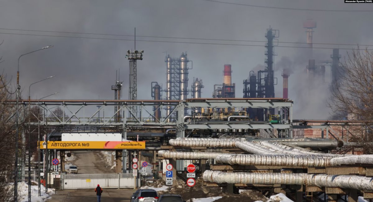 Ukraine's Security Service Drones Halt Operations at Novovelichkovskaya Oil Pumping Station in russia's Krasnodar Region