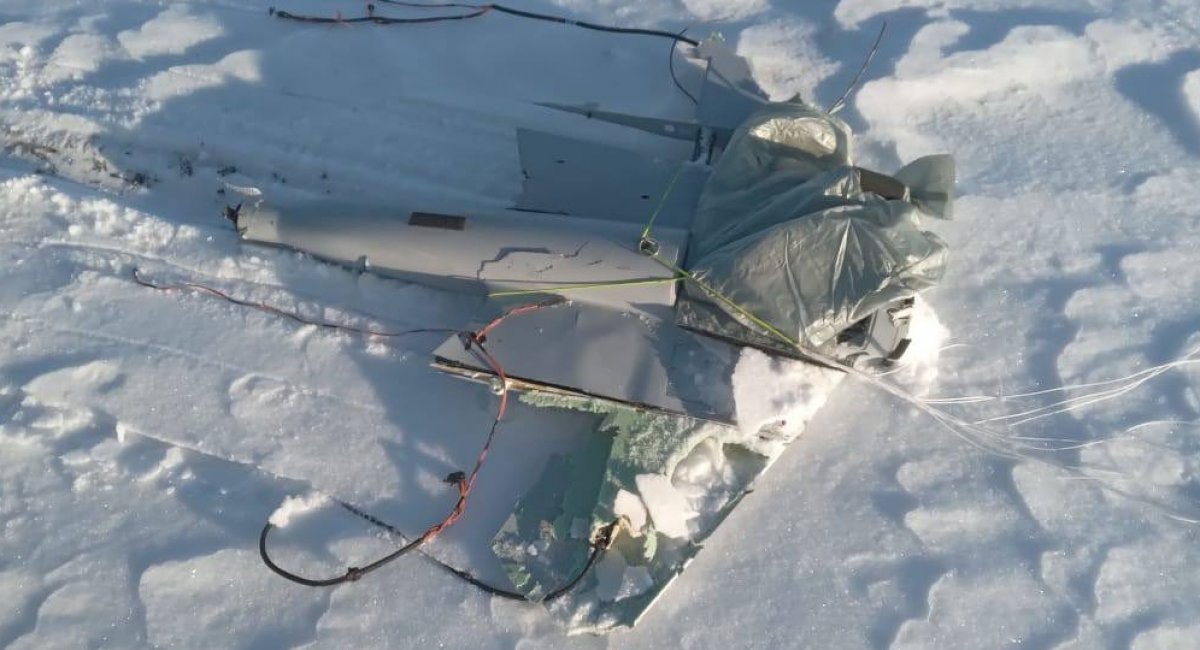 A crashed/shot down Russian ZALA 421-16E UAV in Kharkiv Oblast / Photo credit: State Border Guard Service of Ukraine