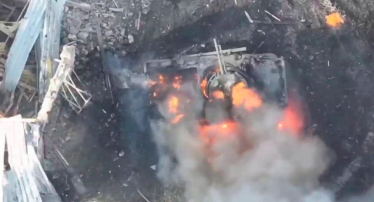 Russian BMP-3 IFV on fire, Donetsk region / screenshot from video 