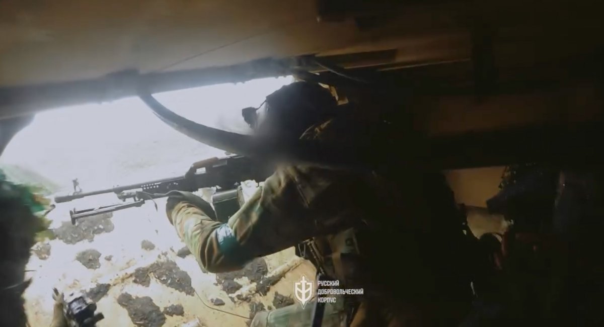 Newly released video shows russian volunteer fighters capturing enemy positions under heavy artillery and drone fire / screenshot from video 