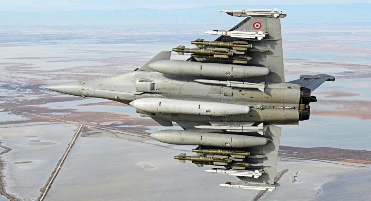 Rafale fighter jet armed with AASM HAMMER bombs / Open-source illustrative photo