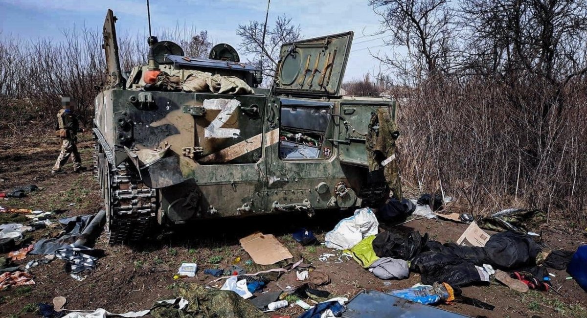 The occupiers brought a lot of garbage to the Ukrainian land, but they also fertilized it well / Photo credit: Armed Forces of Ukraine