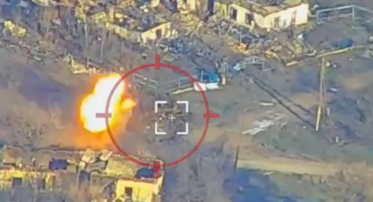UAV operators from Ukraine's 413th Regiment destroyed a heavily modified russian turtle tank / screenshot from video 