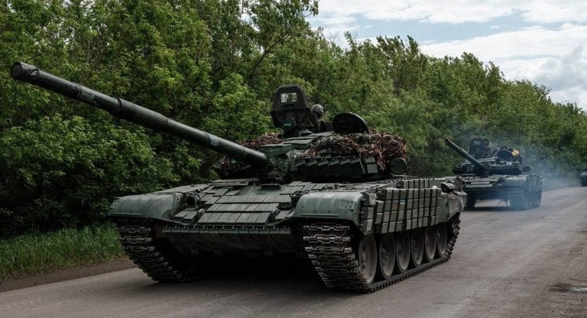 Photo for illustration / Polish T-72M1 main battle tanks donated to the Ukrainian army fitted with ERA Explosive Reactive Armor