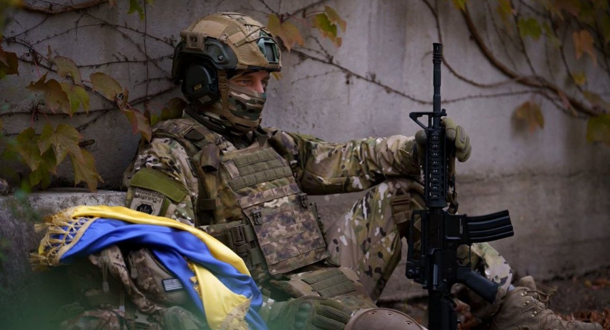 Ukrainians continue their fight for the blue-yellow flag and future generations / Photo credit: United Assault Brigade of the National Police of Ukraine 'Liut'