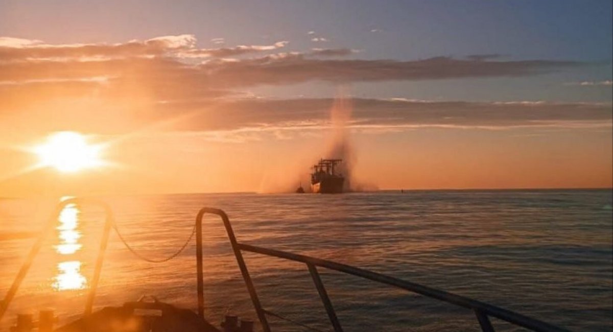 The bulk carrier lost its course and control and a fire broke out on the upper deck / Photo credit: South Operational Command