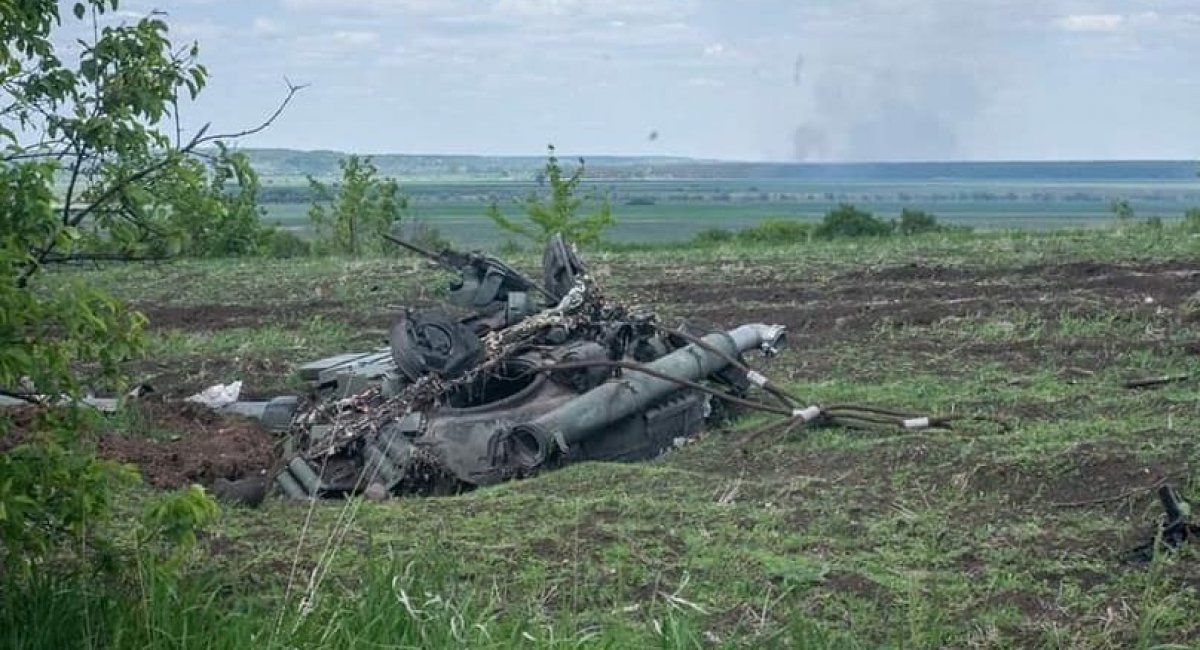 Photo for illustration / Russian tank that was destroyed by Ukrainian troops
