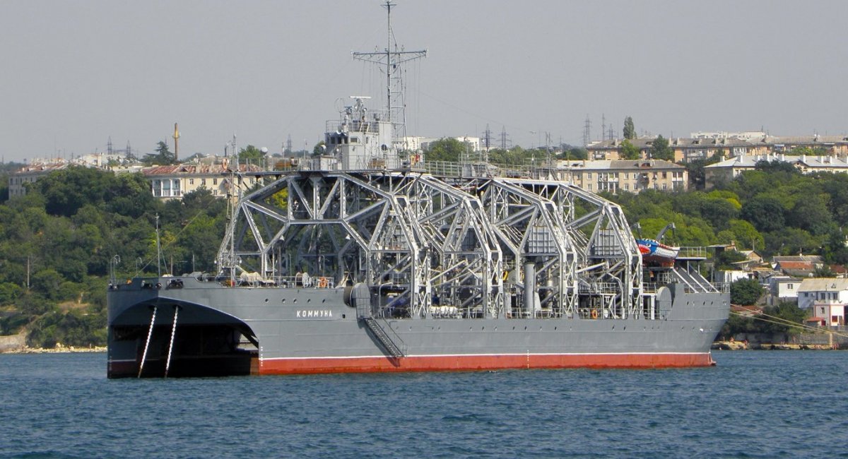 Kommuna deep-sea works and salvave ship / Open-source illustrative photo