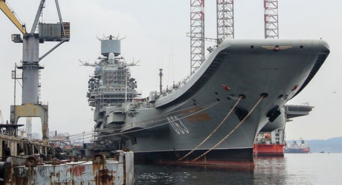 russia's one and only aircraft carrier Admiral Kuznetsov in its permanent repair / Open-source illustrative photo