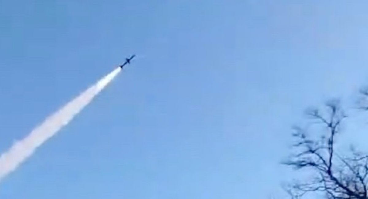 New footage released by the Ukrainian Air Force captures machine guns and air defense missiles intercepting russian drones / screenshot from video 