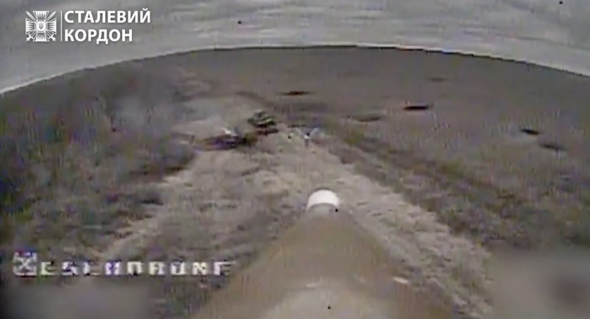 Ukrainian drone destroys two russian tanks blown up by their own mines / screenshot from video 