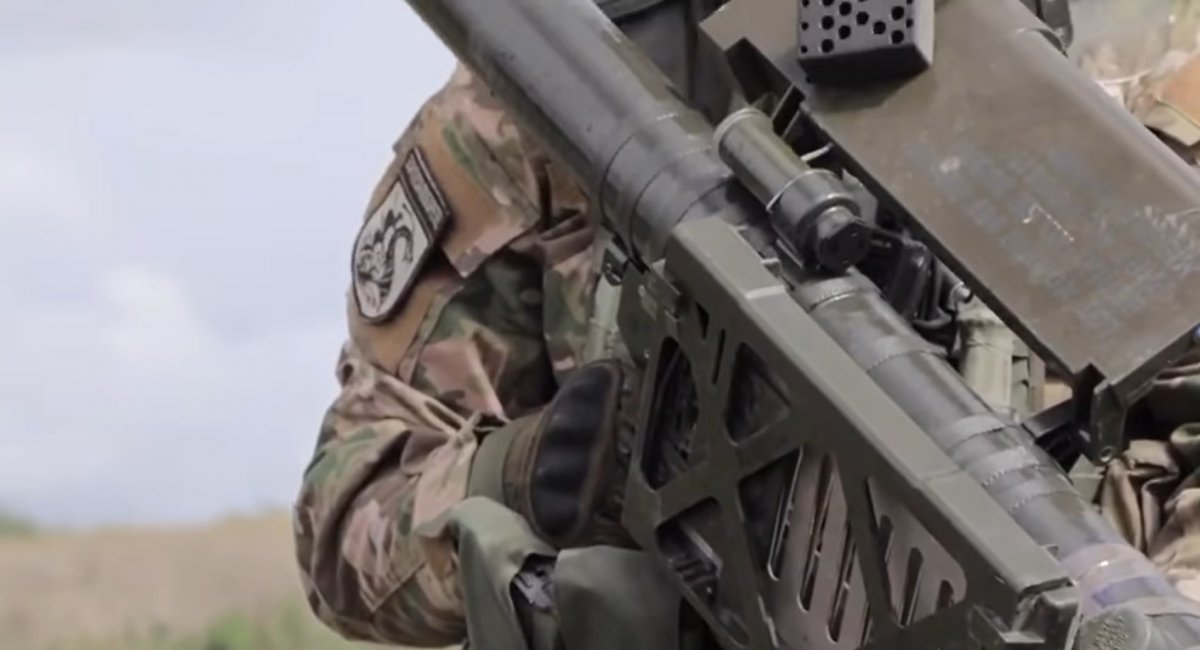 Ukrainian marine holding a FIM-92 Stinger MANPADS / Screenshot credit: Ukrainian Military TV