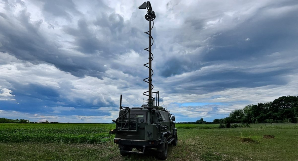 FC.K electronic warfare system mounted on a Kozak armored vehicle / Photo credit: First Contact