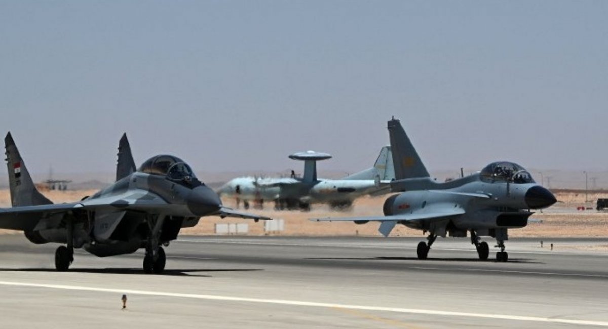 MiG-29M2 of the Egyptian Air Force (left) and J-10 of the People's Liberation Army of China (right) during the Eagles of Civilization 2025 joint exercise, April 2025 / Open-source photo