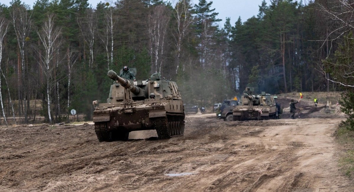 Polish gunners practice the use of K9 self-propelled guns taking into account the experience of the Ukrainian Armed Forces, March 2024 / Photo credit: Wojsko Polskie, DGRSZ