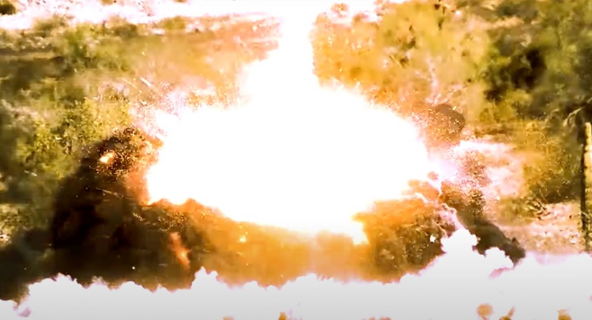 The M982A1 Excalibur high-precision projectile explosion / screenshot from video 
