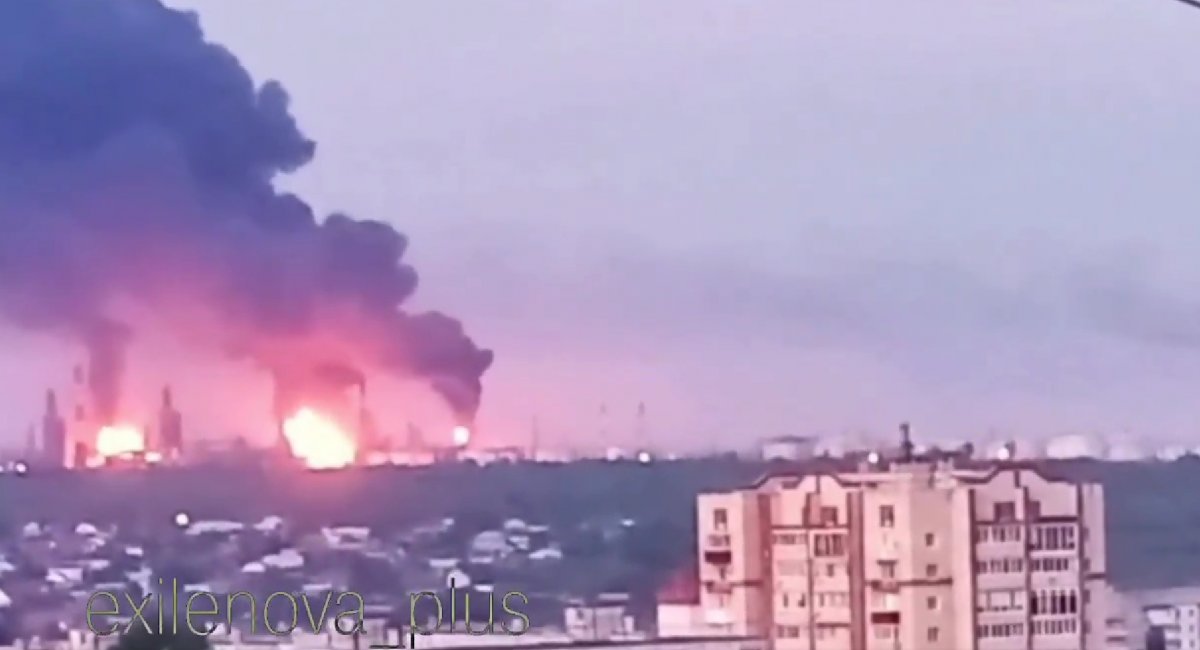 Fire at the Syzran oil refinery following a reported drone strike / Video screenshot
