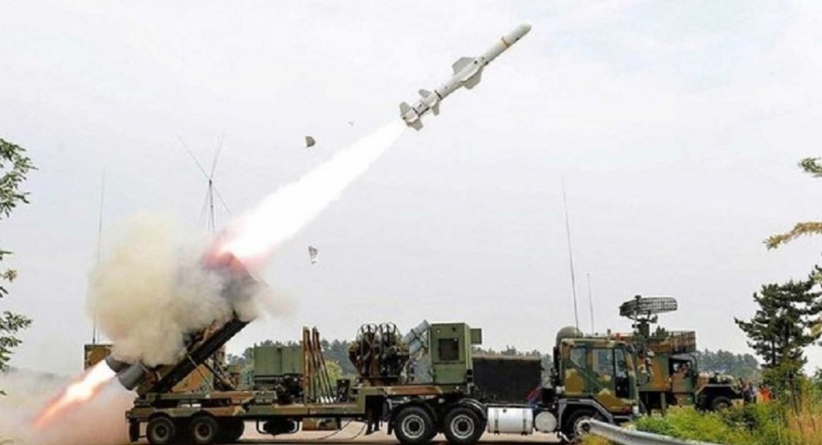 Harpoon Block II missile launch from HCDS coastal anti-ship system of Republic of China (Taiwan) armed forces / Open source photo