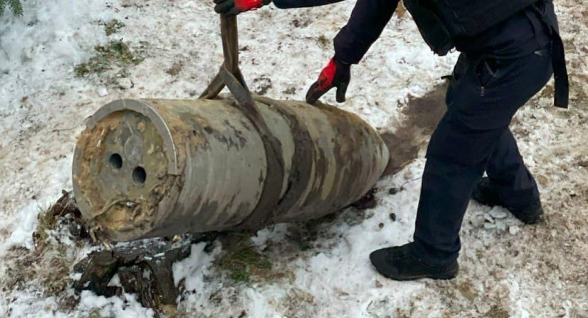 Disposal of a Kh-47M2 Kinzhal warhead after the missile was downed by Ukrainian air defense, January 2024 / Photo credit: Ministry of Internal Affairs of Ukraine