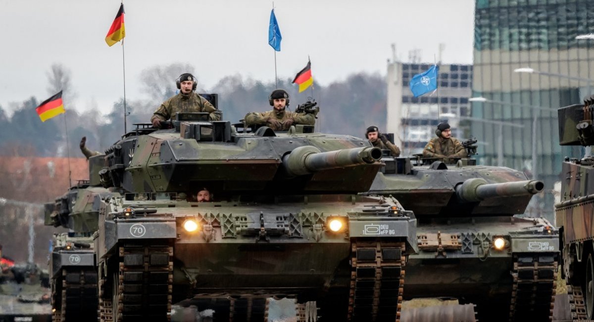 Illustrative photo: German Leopard tanks take part in a parade in Lithuania / Photo credit: Marco Dorow, Bundeswehr