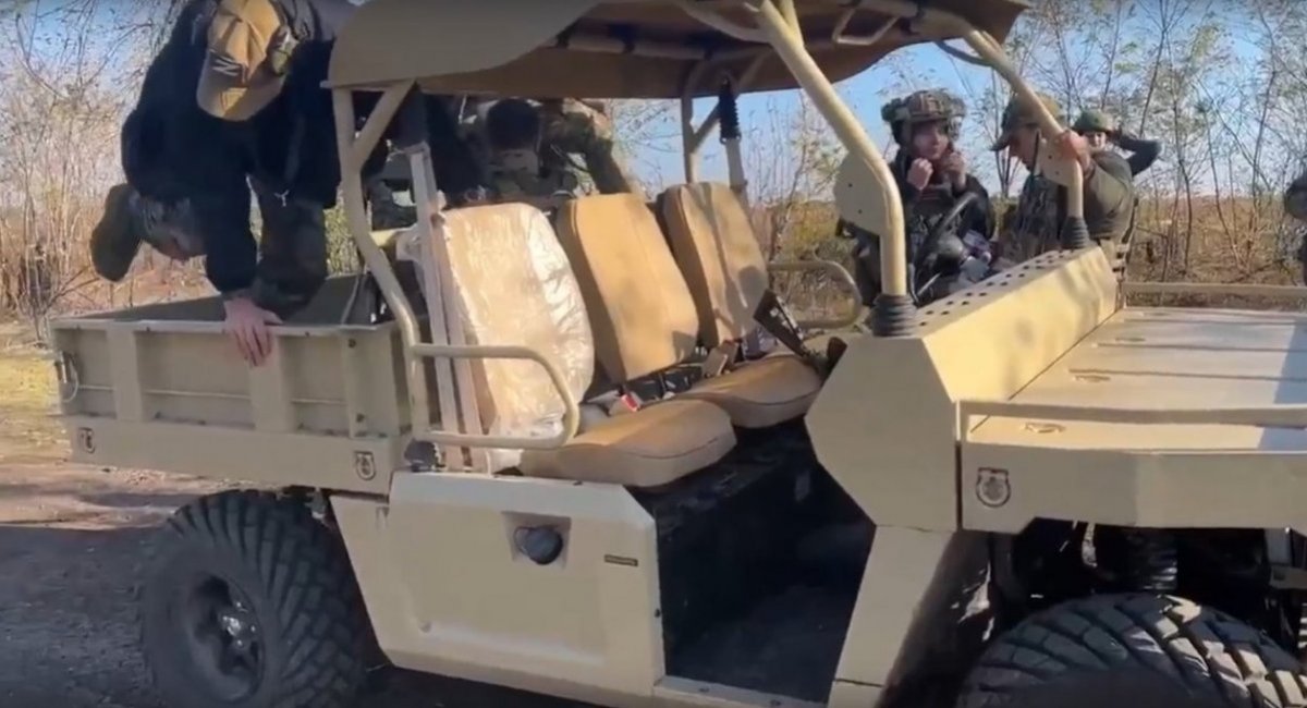 russian troops on Chinese Desertcross 1000-3 all-terrain vehicles / Open-source photo