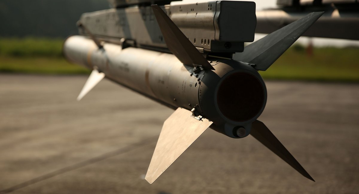 AIM-120 AMRAAM / Illustrative photo credit: U.S. Department of Defense