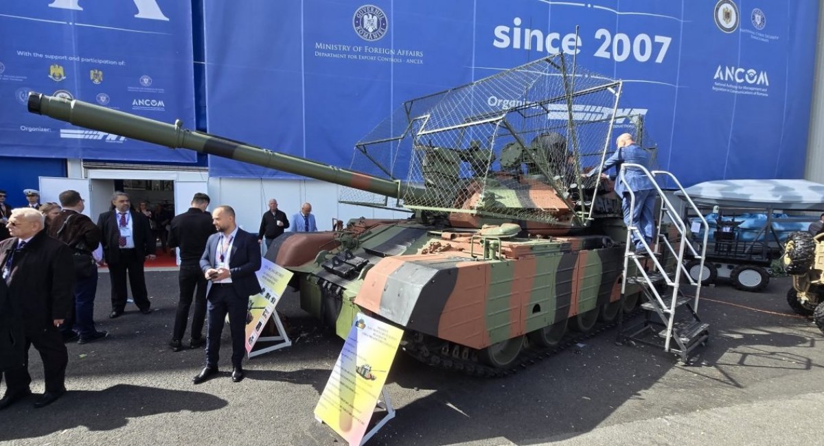 Modernized TR-85M1R with hood-type anti-drone protection / Photo credit: Jakub Link-Lenczowski / MILMAG