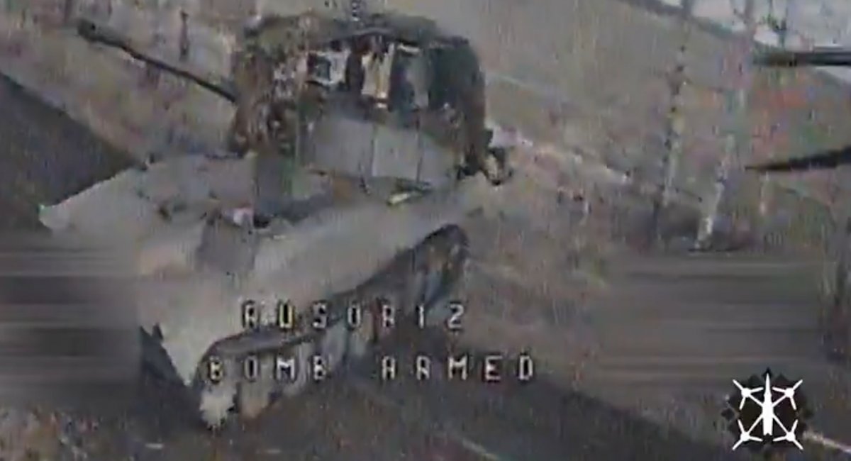 russian 2S1 Gvozdika self-propelled artillery system / screenshot from video 