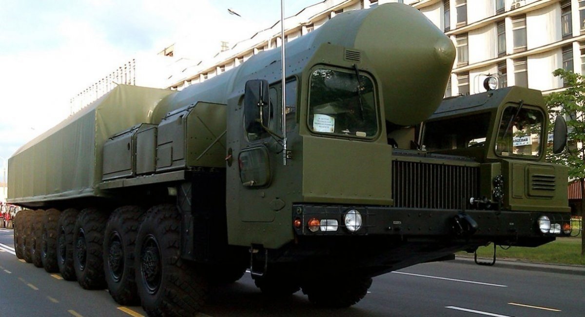 Alleged mobile mock-up of the RS-26 Rubezh launcher, which served as the basis for the Oreshnik missile