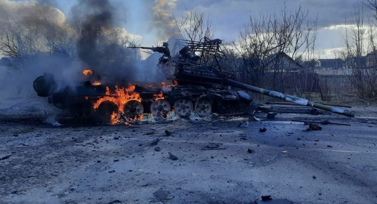 Russian T-72 tank that was destroyed by Ukrainian soldiers Photo: facebook.com/GeneralStaff.ua