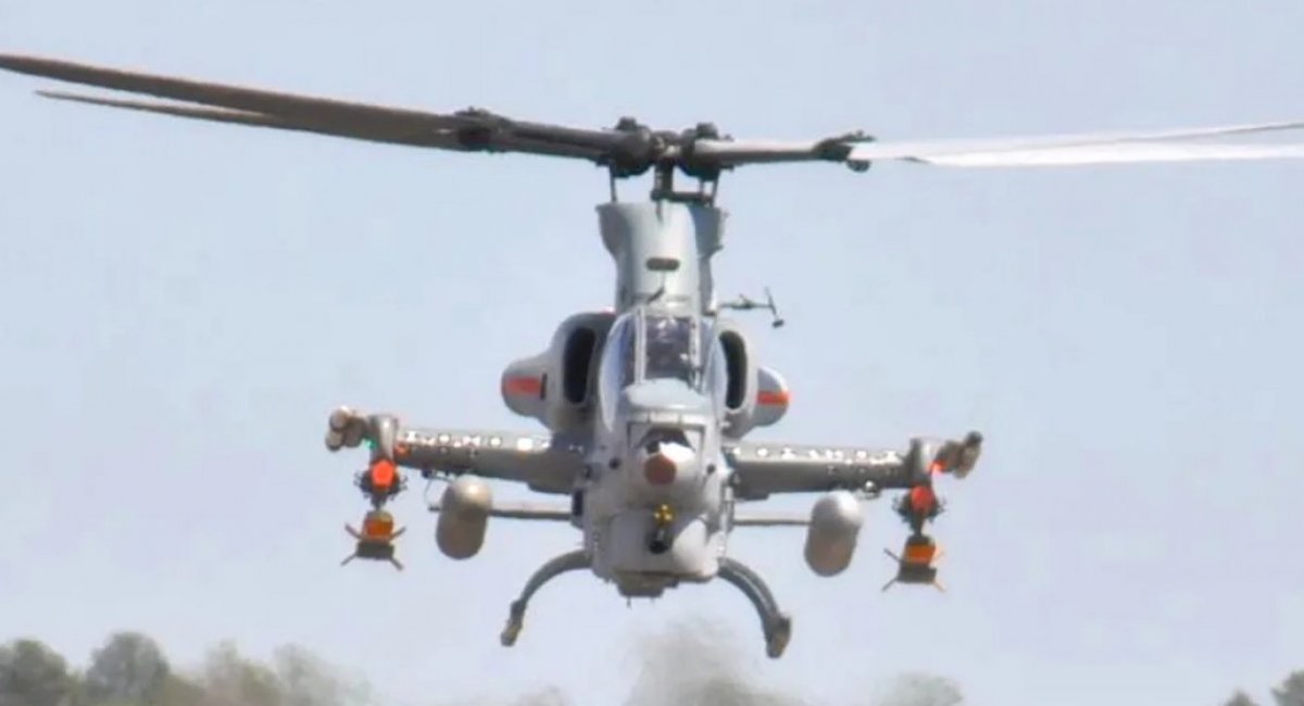 AH-1Z Viper helicopter with Red Wolf missiles / Photo credit: USN