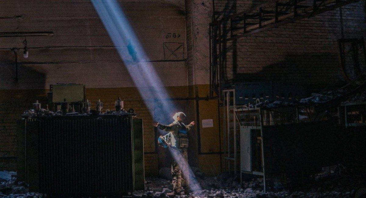 A Ukrainian serviceman at the Azovstal iron and steel works plant / Photo credit: Dmytro Kozatskyi, an Azov Regiment fighter, on Instagram