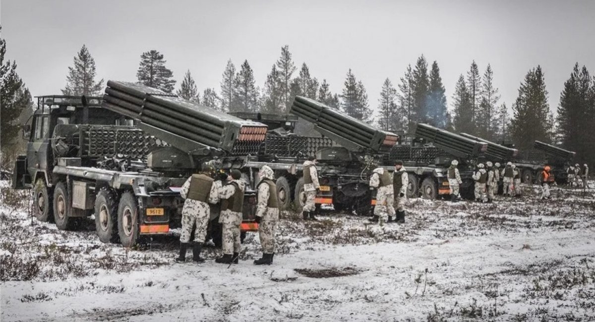 Finnish militarymen prepare the RM-70 Vampire 122 mm MLRS / Open source photo