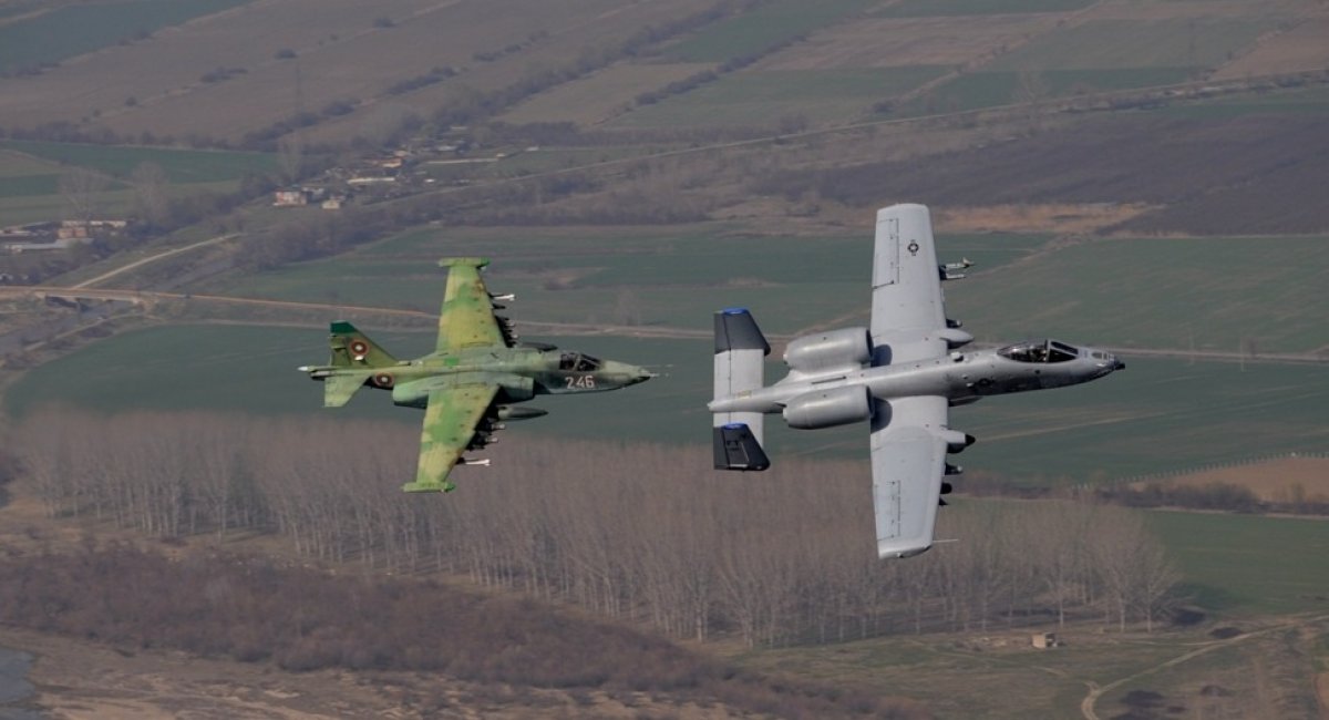 The Su-25 and A-10 Thunderbolt II / Photo credit: Nikolay Dimov