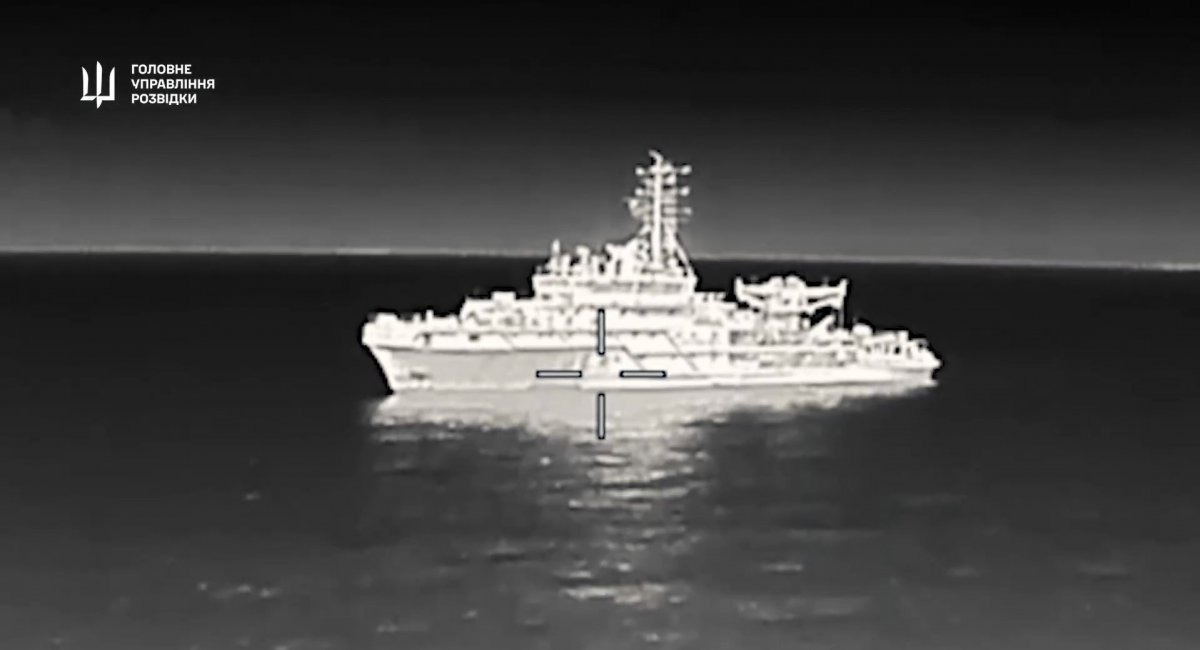 russian ship of Project MPSV07 in the sights of a Ukrainian drone / Video screenshot