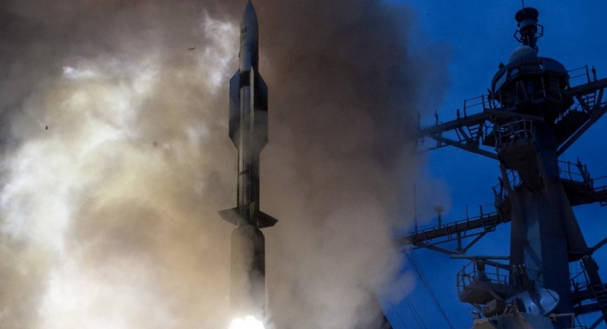 SM-6 surface-to-air missile launch from ship / Photo credit: U.S. Department of Defense