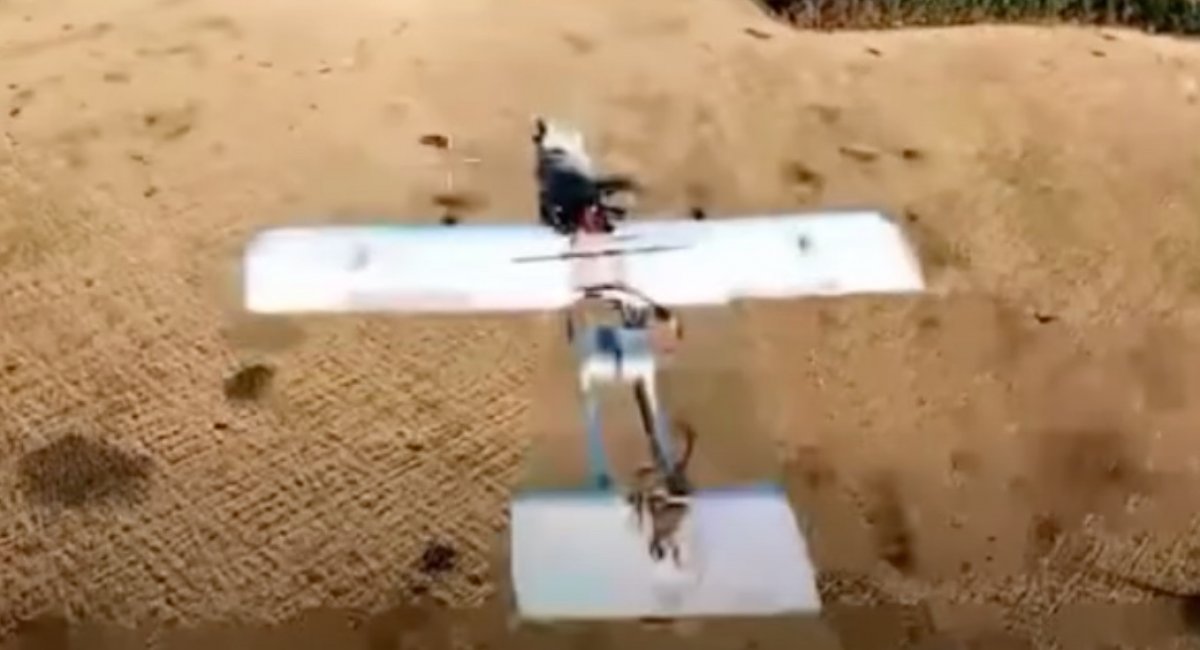 russian Molniya UAVs with a rifle / Screenshot from video 