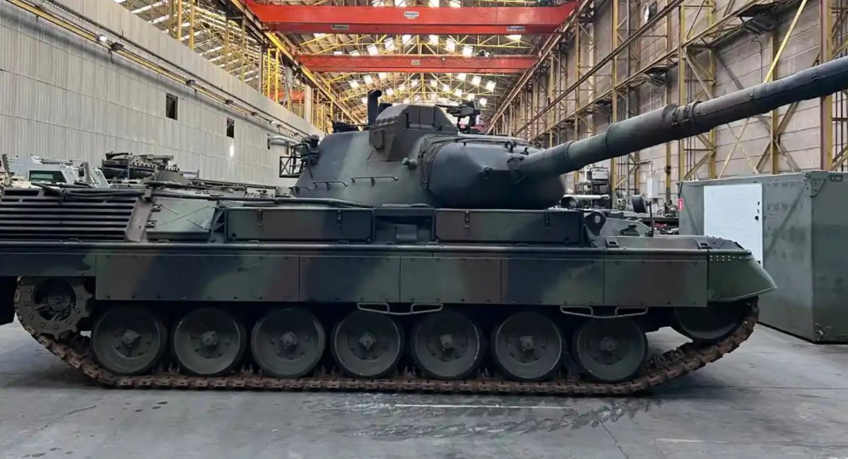 German Leopard 1 tank in the hangar of the OIP Land Systems company, January 2023, Belgium / Photo credit: The Guardian