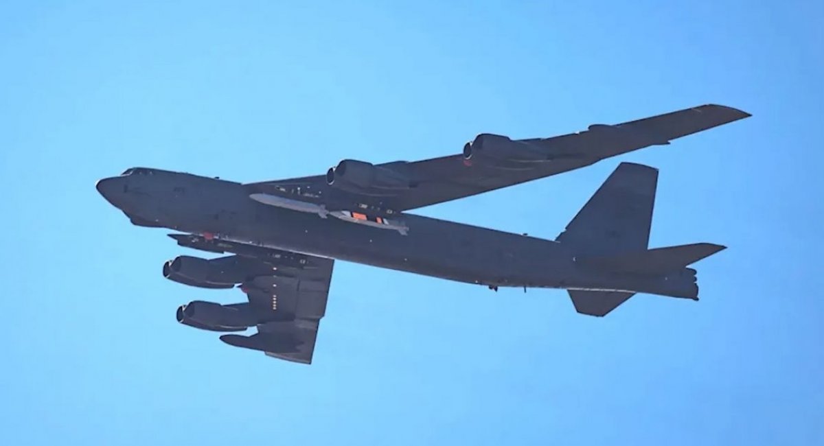 B-52H with AGM-181A LRSO sample during testing / Photo credit: Jarod Hamilton