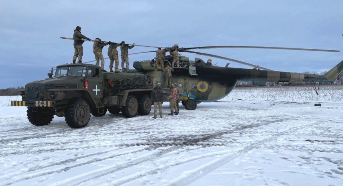 Preparation of Ukraine's Mi-8 for a combat sortie, February 2023 / Photo credits: CNN