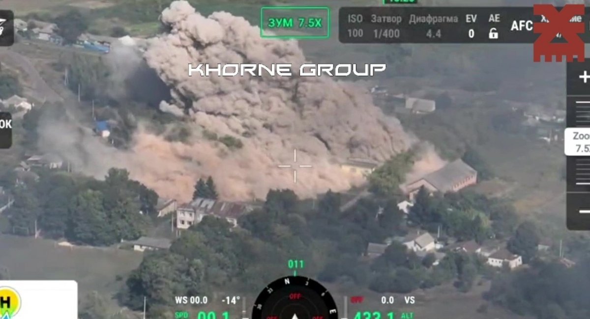 Ukrainian Forces strike building with russians / Video screenshot