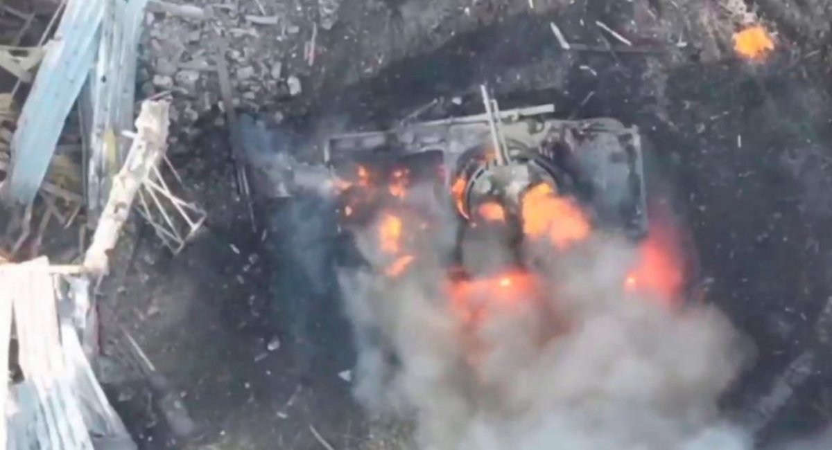 Russian BMP-3 IFV on fire, Donetsk region / screenshot from video