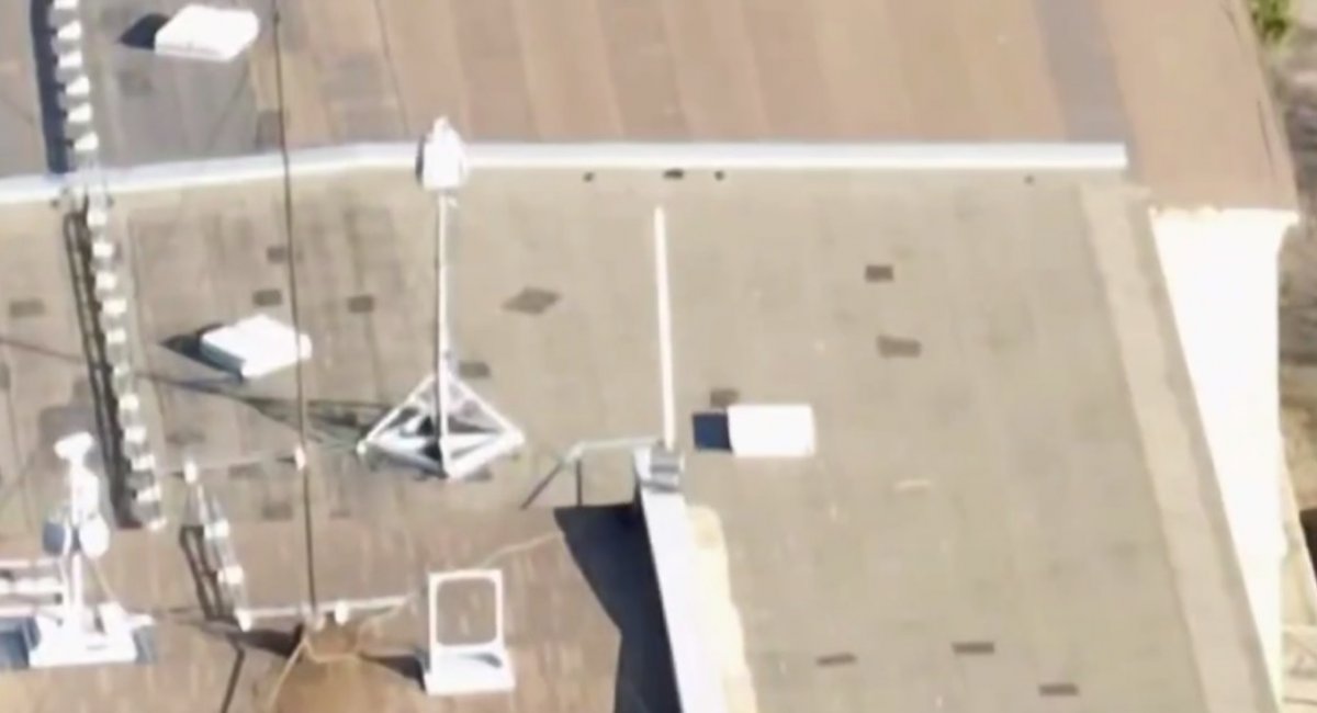 Reportedly a Serp-VS5 C-UAS system on top of a building / Still frame credit: Serhii Flash