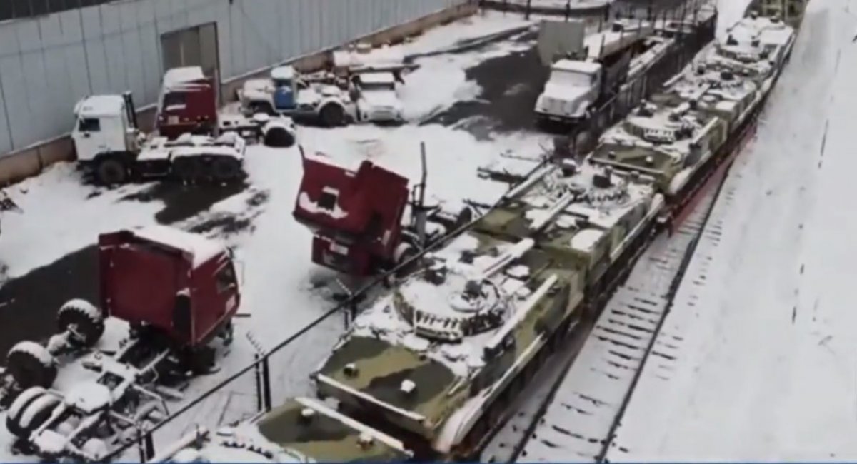 Sending a batch of BMP-3 infantry fighting vehicles for the russian army, autumn 2023 / Freeze frame from a propaganda video