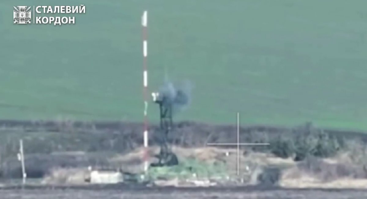 Ukrainian border guards destroy russian Pole-21 EW / Screenshot from the video
