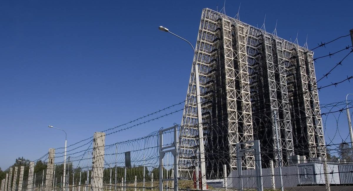 Voronezh-series radar antenna / Open-source illustrative photo