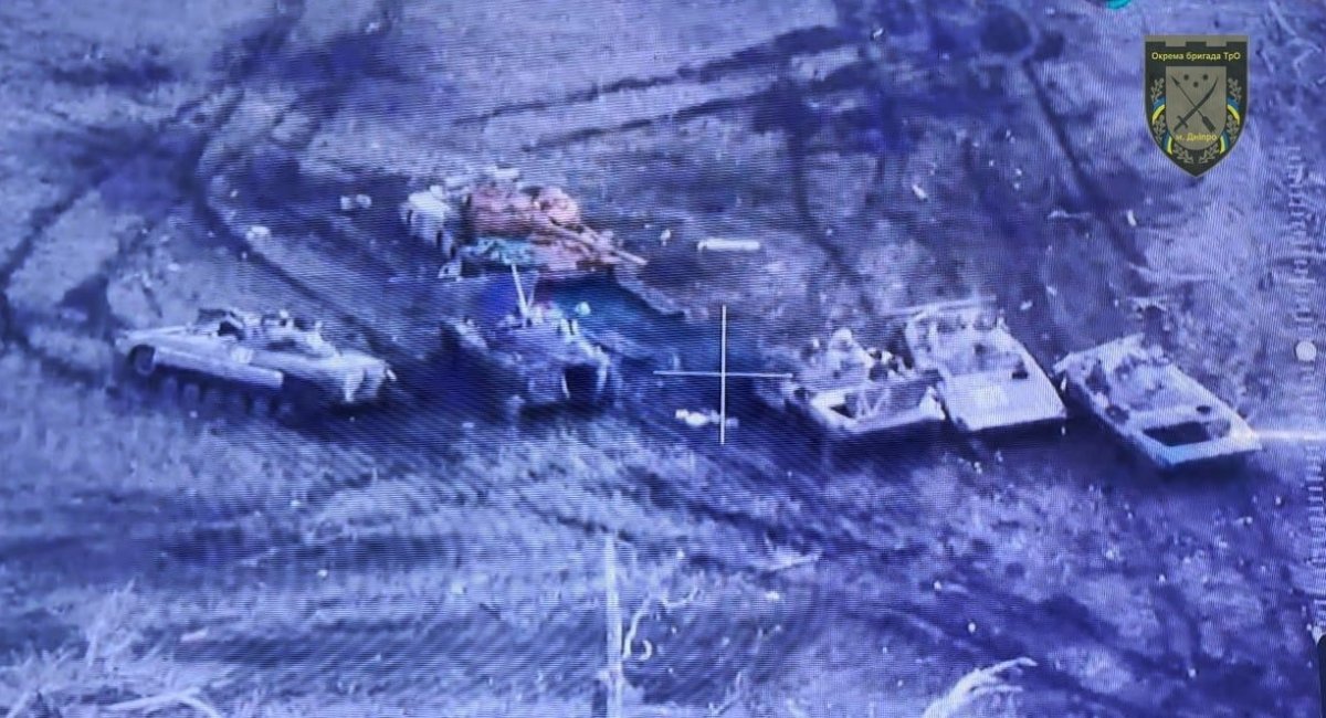 Five Russian BMP-2 infantry fighting vehicles and a T-80BV tank were destroyed by the Ukrainian army apparently during attempted Russian breakthrough near Velyka Novosilka, Donetsk Oblast / Photo credit: https://twitter.com/UAWeapons