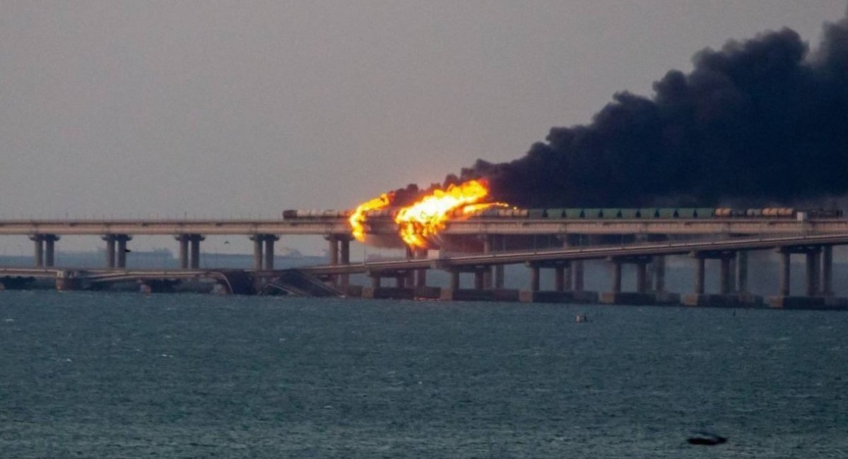 The Crimean Bridge on fire after an explosion on October 8, 2022 / Open source photo